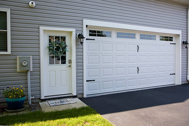 24/7 Emergency Garage Door Panel Replacement experts in Estelle, LA